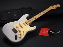 FENDER MADE IN JAPAN HERITAGE 50S STRATOCASTER MAPLE FINGERBOARD  WHITE BLONDE