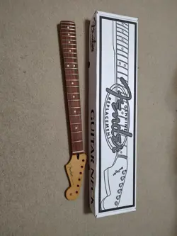 FENDER PLAYER STRATOCASTER NECK, 22 MEDIUM-JUMBO FRETS, 9.5