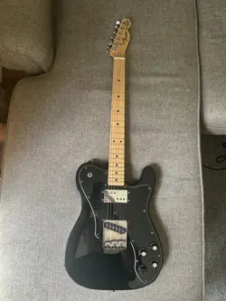 FENDER AMERICAN VINTAGE II 1977 TELECASTER CUSTOM MAPLE FINGERBOARD GUITAR BLACK
