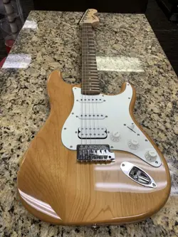 SQUIER STRAT BY FENDER AFFINITY SERIES REF#40560-2