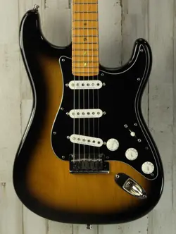 STRATOCASTER V-NECK 005