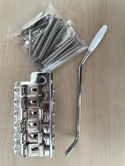 FENDER AMERICAN VINTAGE STRATOCASTER TREMOLO, MINT