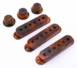 AGP ™ - RELIC FENDER ® STRATOCASTER AGED PICKUPS COVERS 50/50/52MM AND KNOBS #16