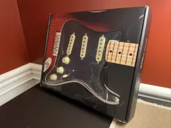 GENUINE FENDER PRE-WIRED TEX-MEX LOADED STRAT 11-HOLE BLACK PICKGUARD