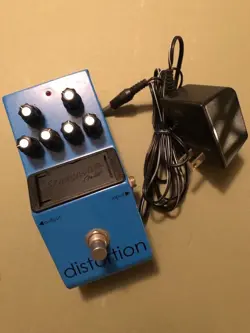 FENDER STARCASTER DISTORTION PEDAL (GUITAR EFFECTS PEDAL) 