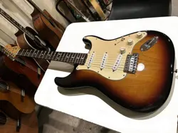 ELECTRIC GUITAR FENDER CLASSIC SERIES '60S STRATOCASTER SUNBURST TEXAS SPECIAL