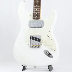 CUSTOM WHITE GUITAR