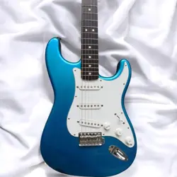 FENDER JAPAN ST-40 STRATOCASTER ELECTRIC GUITAR, MAPLE NECK, USED CONDITION