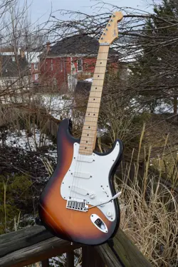 1992 FENDER STRATOCASTER PLUS AMERICAN STRAT ELECTRIC GUITAR - SUNBURST - OHSC