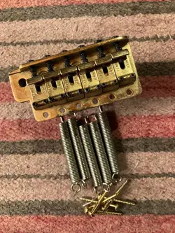 TREMOLO VIBRATO TREM