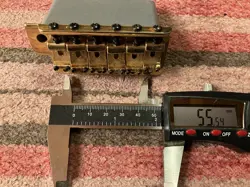 STRATOCASTER GOLD TREMOLO