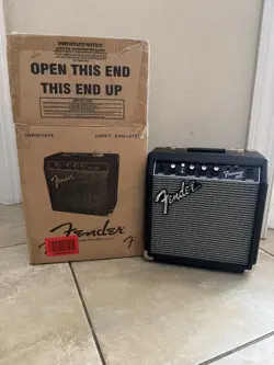FENDER * FRONTMAN 10G  28W GUITAR AMPLIFIER, BLACK