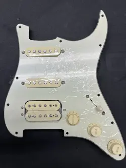 FENDER AMERICAN PERFORMER LOADED PICKGUARD (HSS)