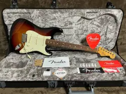 FENDER AMERICAN PROFESSIONAL STRATOCASTER GUITAR 3-COLOR SUN