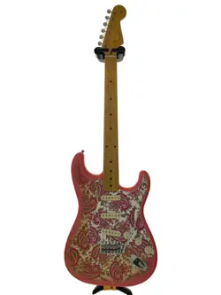 GUITAR PAISLEY RED