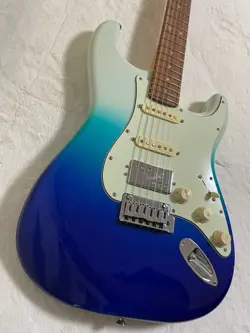 FENDER PLAYER PLUS STRATOCASTER HSS BELAIR BLUE, NOISELESS HUMBUCKER,