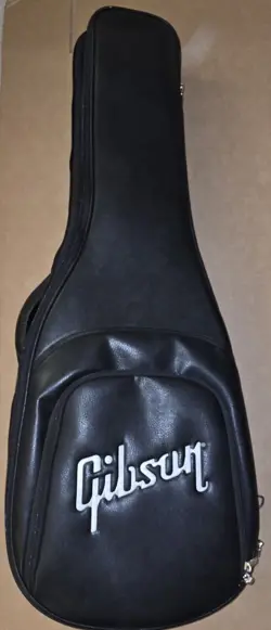 FENDER STRATOCASTER: