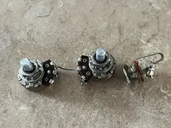 SET 1964 FENDER GUITAR POTS 1 MEG AUD 250K JAGUAR