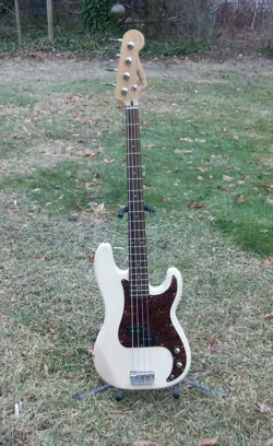 FENDER SQUIRE P-BASS STANDARD