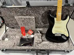 FENDER 0113902706 AMERICAN PROFESSIONAL II STRATOCASTER ELECTRIC GUITAR - 2024