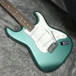 FENDER LIMITED EDITION PLAYER STRATOCASTER PF SHERWOOD GREEN METALLIC