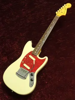 FENDER JAPAN MG66 VINTAGE WHITE