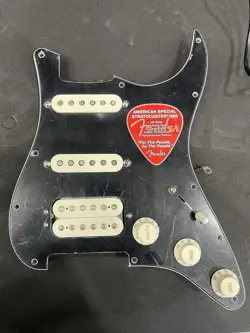 FENDER AMERICAN STRATOCASTER LOADED PICKGUARD HSS