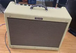 FENDER BLUES DELUXE REISSUE PR246 2-CHANNEL 40-WATT GUITAR AMP