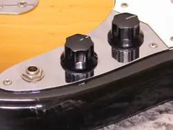 FENDER MUSTANG BASS '75