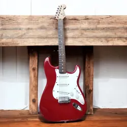 FENDER STRATOCASTER ELECTRIC GUITAR MADE IN MEXICO W/ SOFT CASE