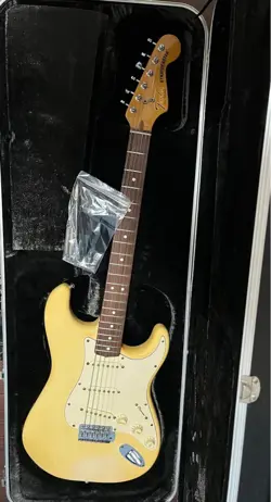 FENDER 1982 STRATOCASTER SMITH STRAT OLYMPIC WHITE