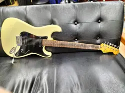 ST-336 STRATOCASTER