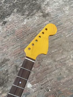 LARGE HEADSTOCK 22 FRETS ELECTRIC GUITAR NECK ROSEWOOD  ST FENDER REPLACEMENT