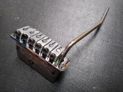 TREMOLO LOCKING
