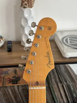 FENDER ERIC JOHNSON STRATOCASTER