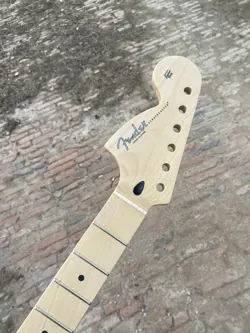 ELECTRIC GUITAR NECK ST 22 FRETS LEFT HAND MAPLE FENDER STRAT REPLACEMENT GLOSS