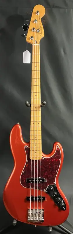 FENDER PLAYER PLUS ACTIVE JAZZ BASS 4-STRING BASS GUITAR AGED CANDY APPLE RED