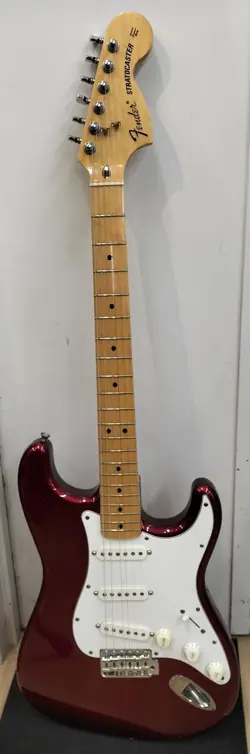 FENDER STRATOCASTER TYPE ST72-US ELECTRIC GUITAR USED