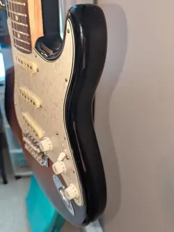 SPECIAL STRATOCASTER 2-COLOR