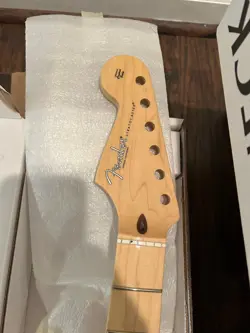 FENDER STRATOCASTER/STRAT REVERSE HEADSTOCK NECK