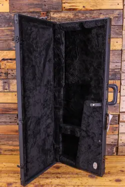 FENDER CLASSIC SERIES STRAT/TELE WOOD CASE - LIMITED-EDITION BLACKOUT