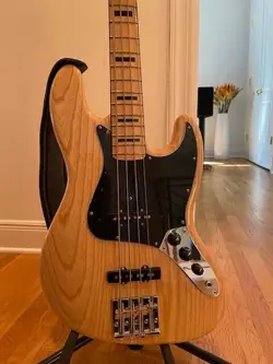 ELECTRIC FENDER JAZZ