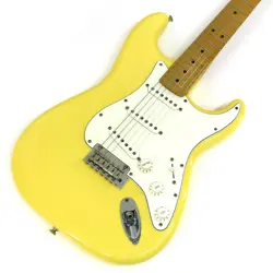FENDER PLAYER STRATOCASTER BUTTER CREAM SSS MAPLE NECK 22 FRETS