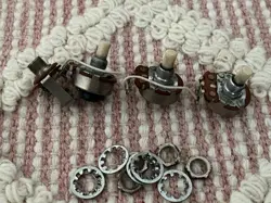 1973 SET FENDER JAZZ BASS POTS HARNESS JACK