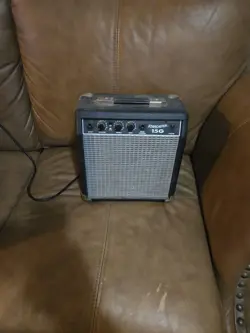 STARCASTER FENDER 15G GUITAR AMP INPUT 120V-60HZ 28W TYPE PR357 