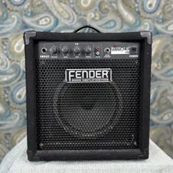 USED FENDER RUMBLE 15 BASS COMBO AMP