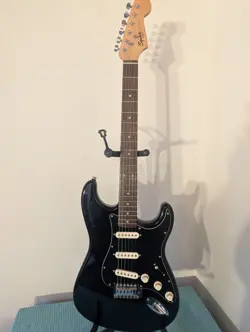 RIGHT-HANDED SOLIDBODY