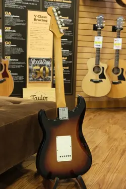 FENDER VINTERA II 60S STRATOCASTER / 3-COLOR SUNBURST SAFE DELIVERY FROM JAPAN