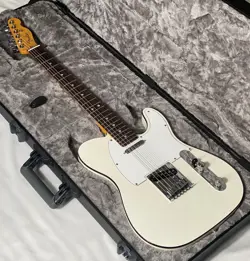 ELECTRIC GUITAR- ARCTIC