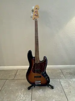 FENDER STANDARD FRETLESS JAZZ BASS W/PAU FERRO FRETBOARD (2017)